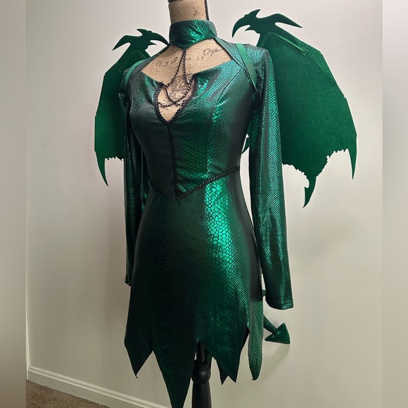 Green metallic dragon costume warn once!! Also come with dragon ears headband!! - Picture 4 of 6